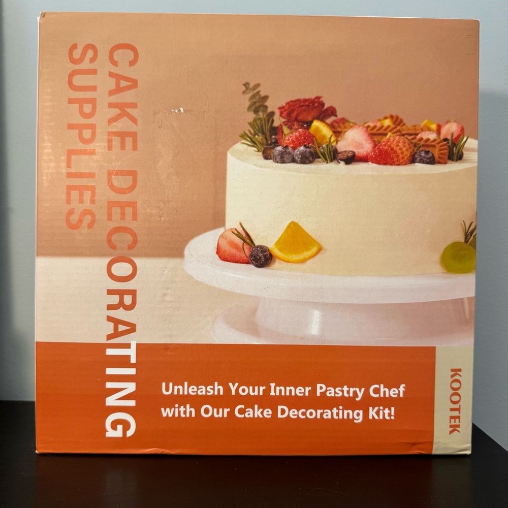 Kootek 71-piece Cake Decorating Supplies Model KD062 Icing piping turntable NEW